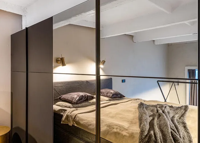 Apartment Stylish Black And White Loft