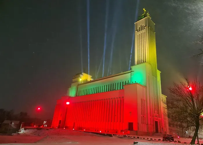 Stylish Black And White Loft Lejlighed Kaunas