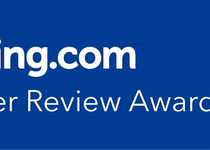 Stylish Black And White Loft Apartment *